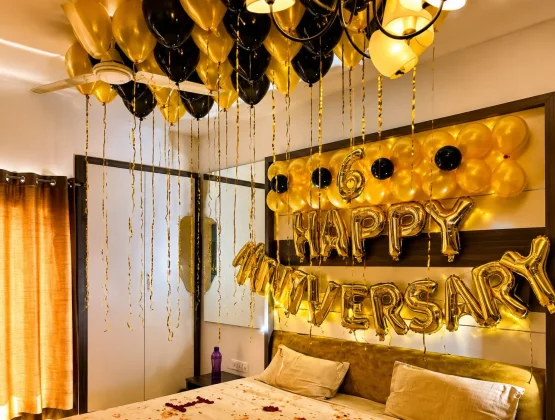 Amazing Anniversary Balloon Decor